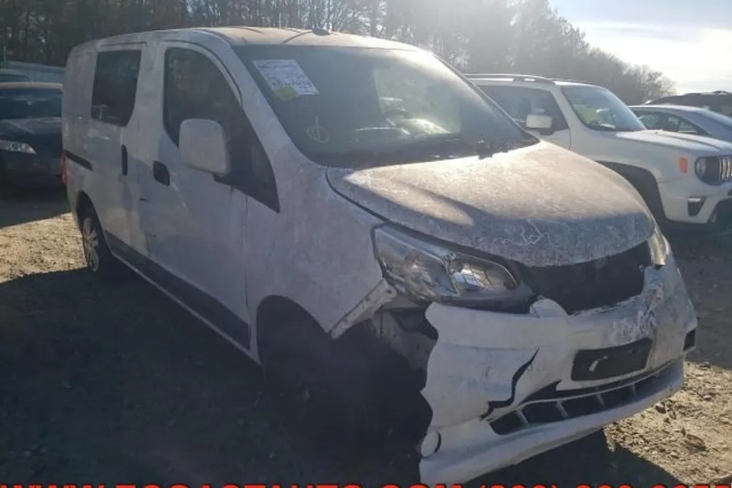 2017 Nissan NV200 SV photo 1