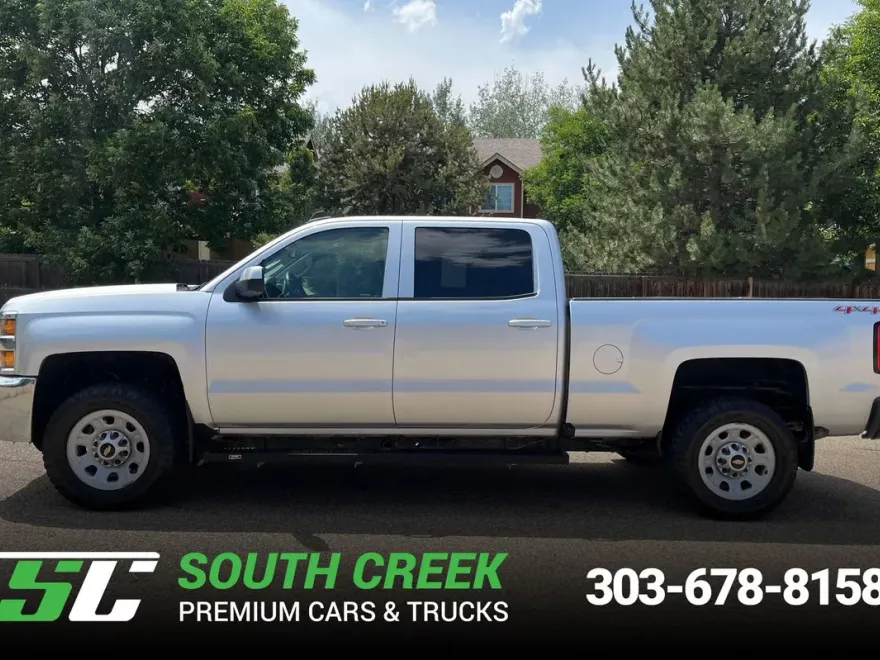 2017 Chevrolet Silverado 2500HD LT photo 1