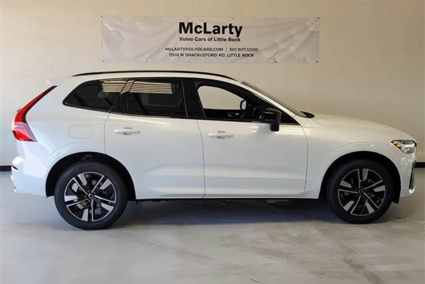 2026 Volvo XC60 B5 Core photo 1