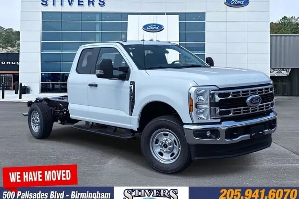 2025 Ford F-350 XL photo 1