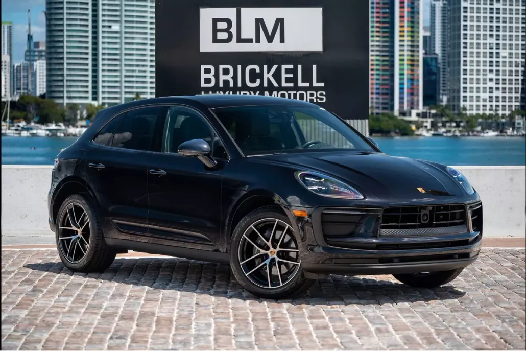 2024 Porsche Macan Base photo 1