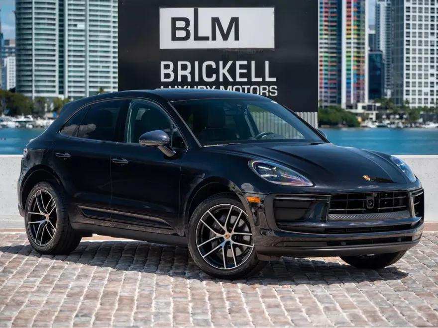 2024 Porsche Macan Base photo 1