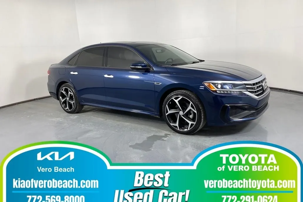 2021 Volkswagen Passat 2.0T R-Line photo 1