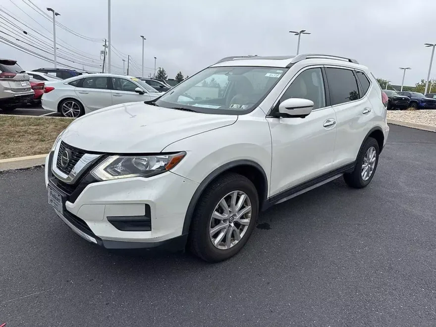 2018 Nissan Rogue AWD SV photo 1