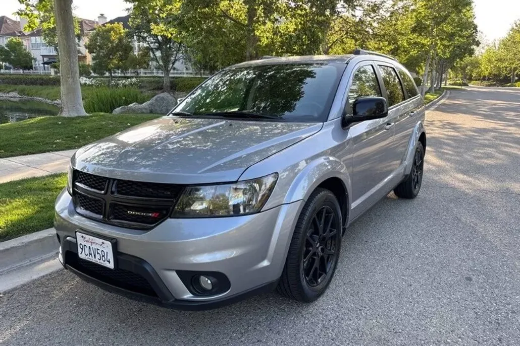 2018 Dodge Journey SXT photo 1