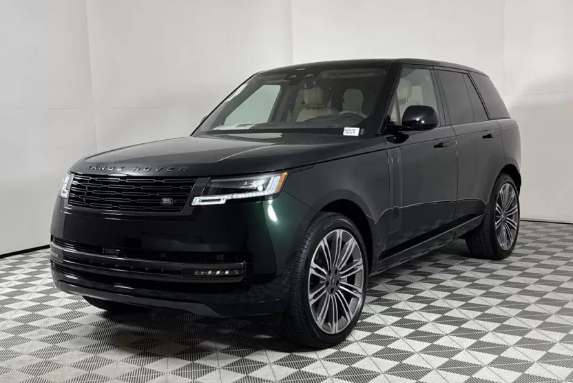 2025 Land Rover Range Rover SE photo 1