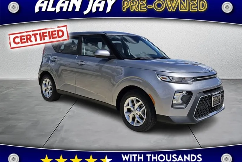 2022 Kia Soul LX photo 1