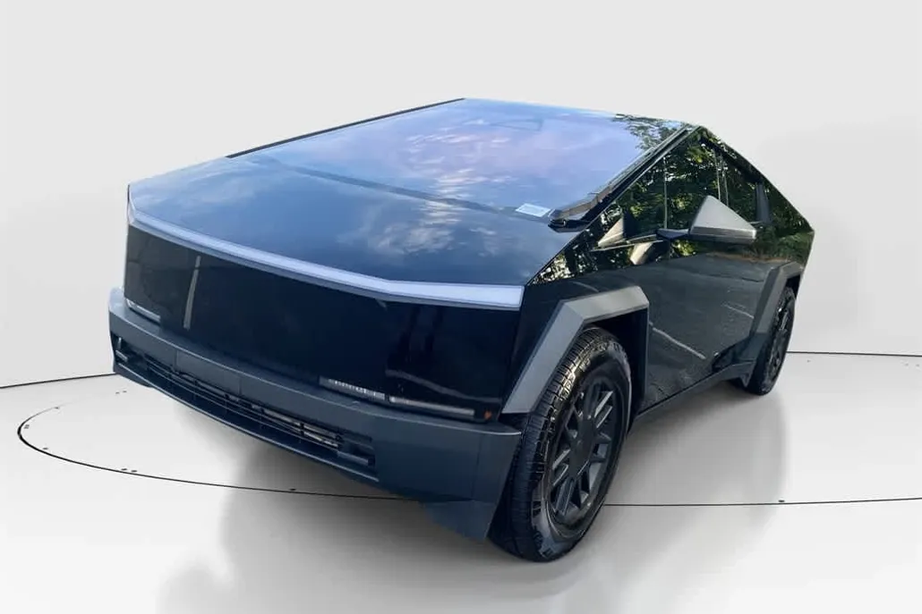 2024 Tesla Cybertruck photo 1