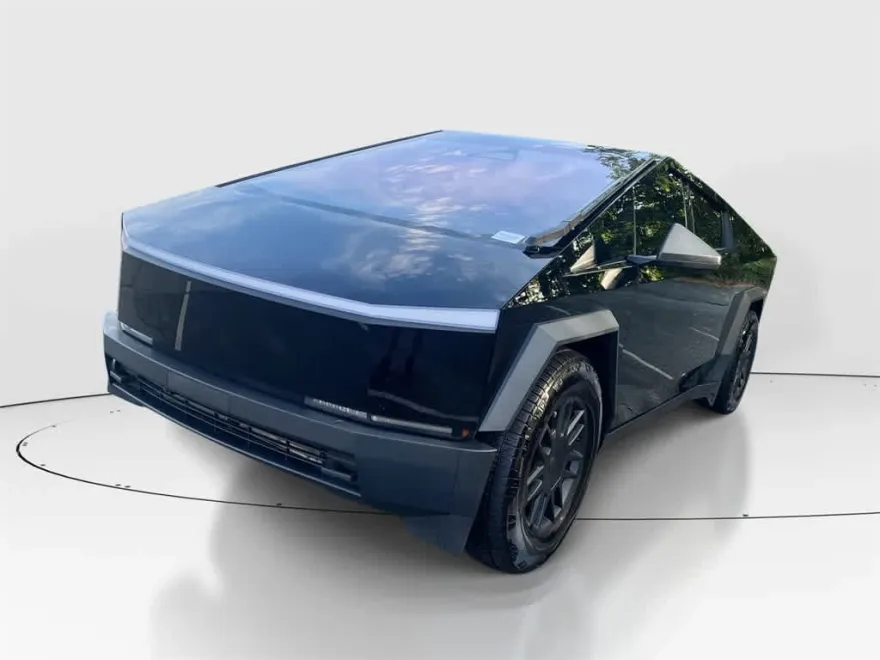 2024 Tesla Cybertruck photo 1