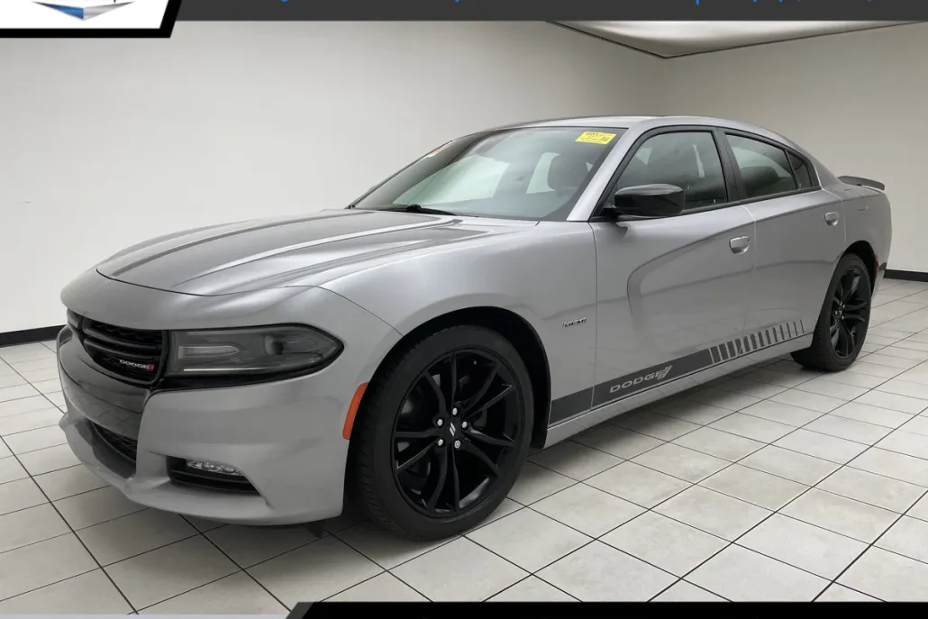 2017 Dodge Charger R/T photo 1