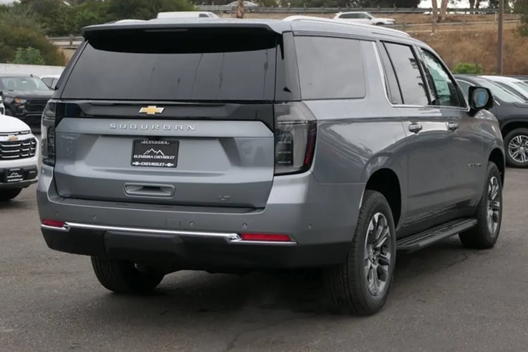 2026 Chevrolet Suburban LT photo 1