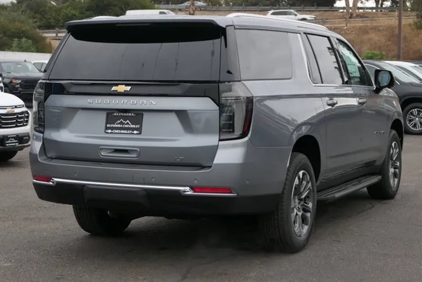 2026 Chevrolet Suburban LT photo 1