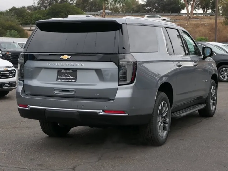 2026 Chevrolet Suburban LT photo 1