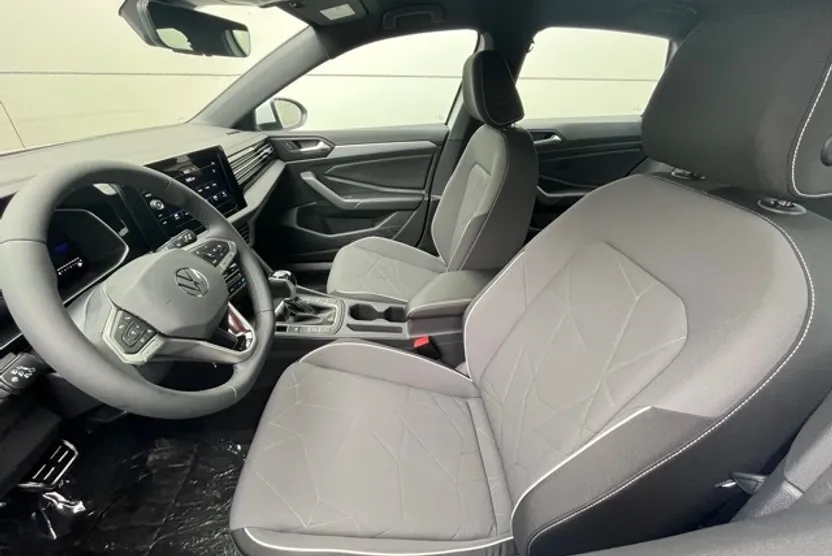 2026 Volkswagen Jetta Sport photo 1