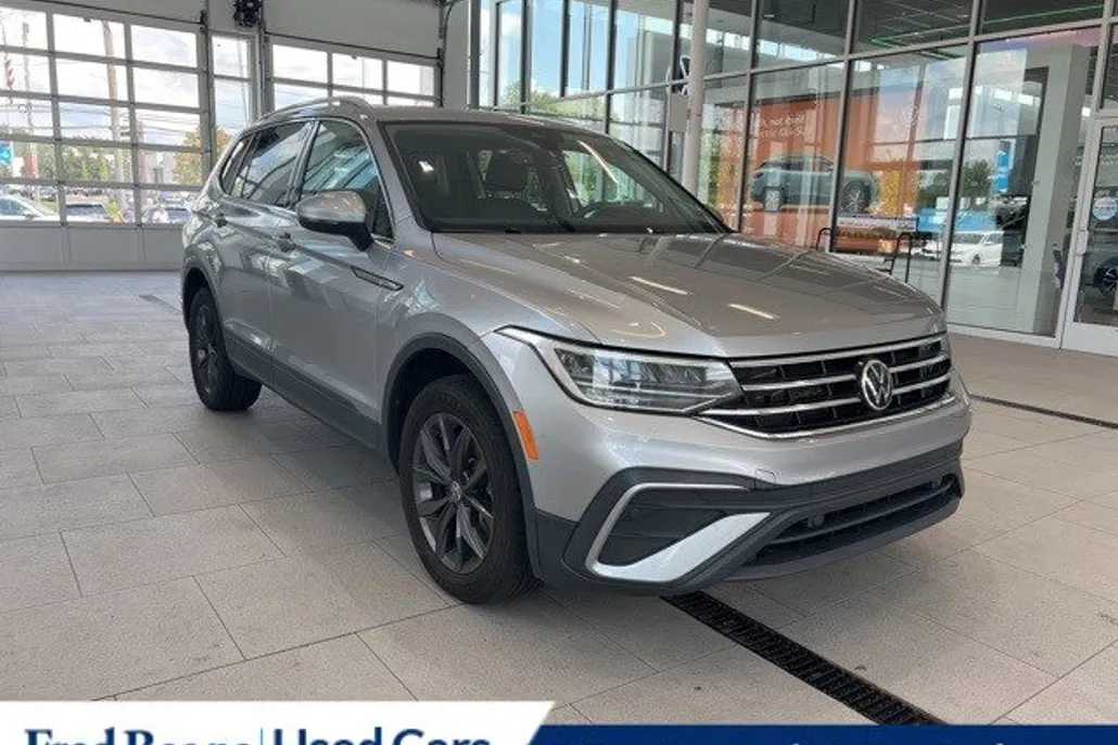 2022 Volkswagen Tiguan SE photo 1