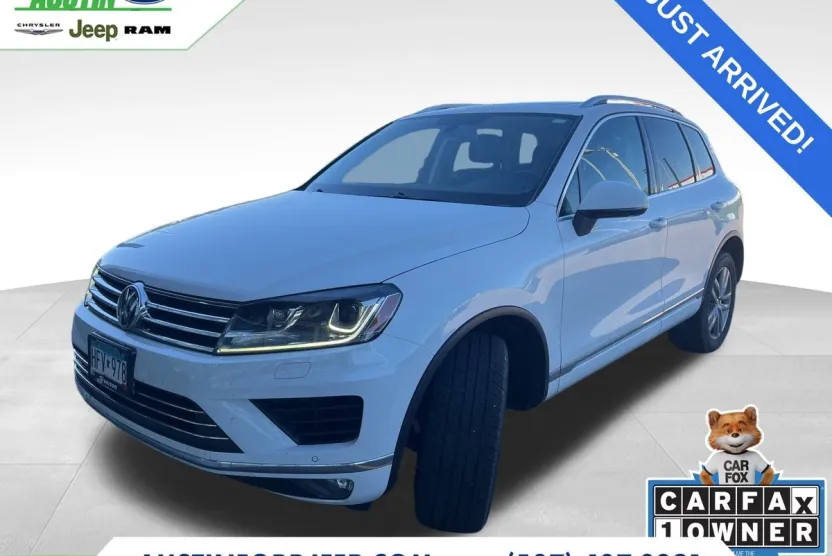 2015 Volkswagen Touareg V6 Lux photo 1