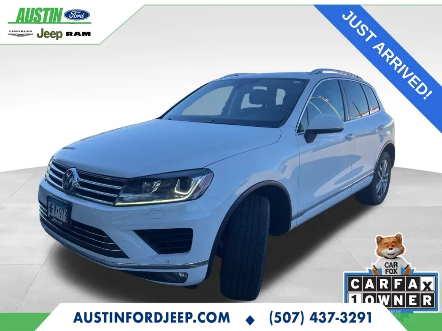 2015 Volkswagen Touareg V6 Lux photo 1