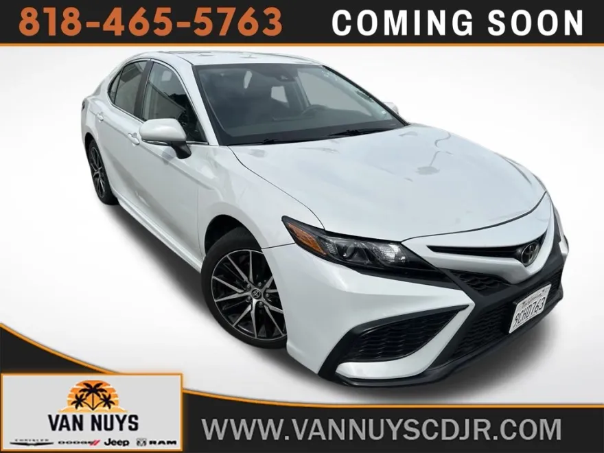 2022 Toyota Camry SE photo 1