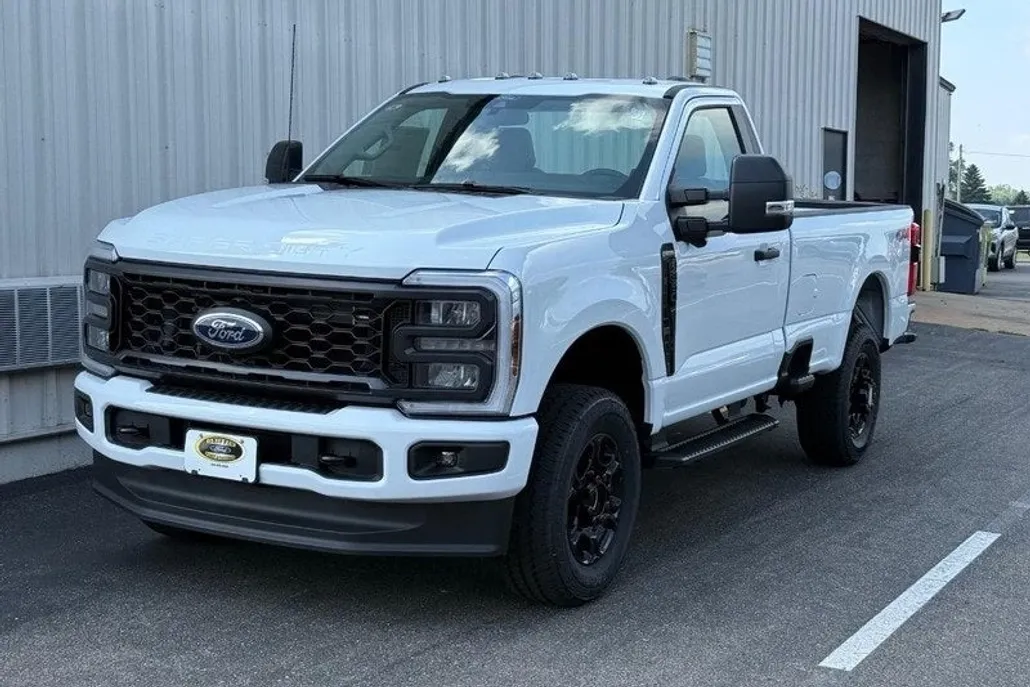 2025 Ford F-350 photo 1