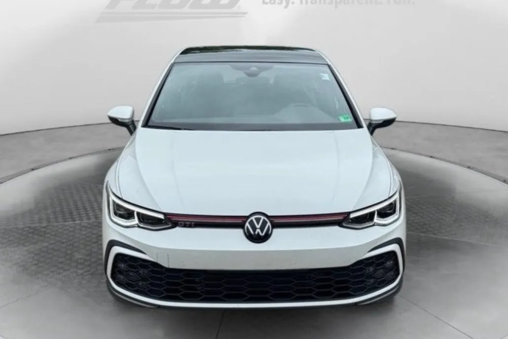 2024 Volkswagen Golf GTI SE photo 1