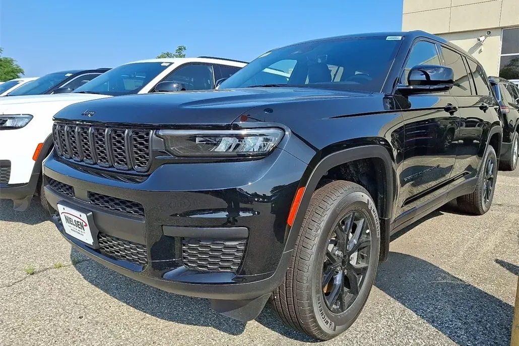 2025 Jeep Grand Cherokee Altitude X photo 1