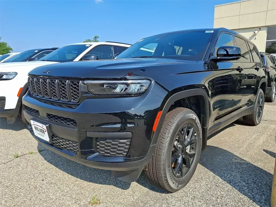 2025 Jeep Grand Cherokee Altitude X photo 1