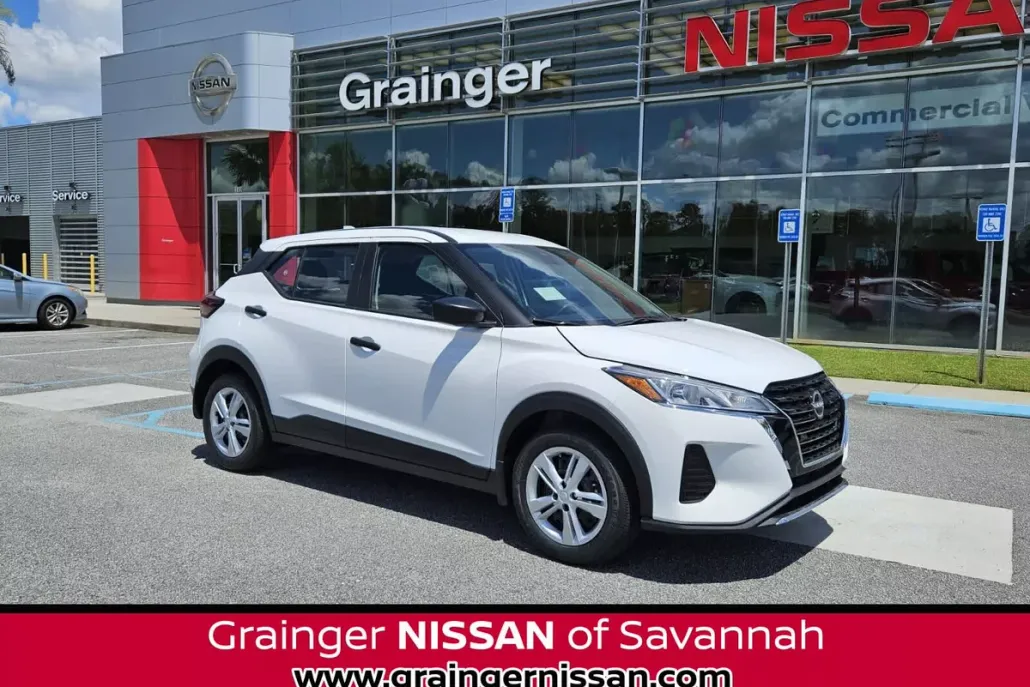 2025 Nissan Kicks Play S photo 1