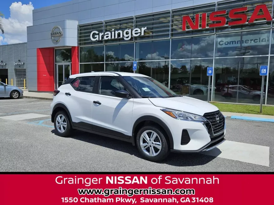 2025 Nissan Kicks Play S photo 1