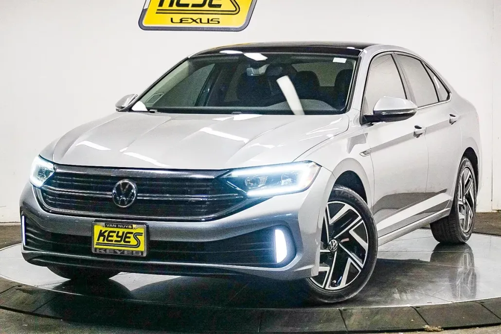2022 Volkswagen Jetta SEL photo 1