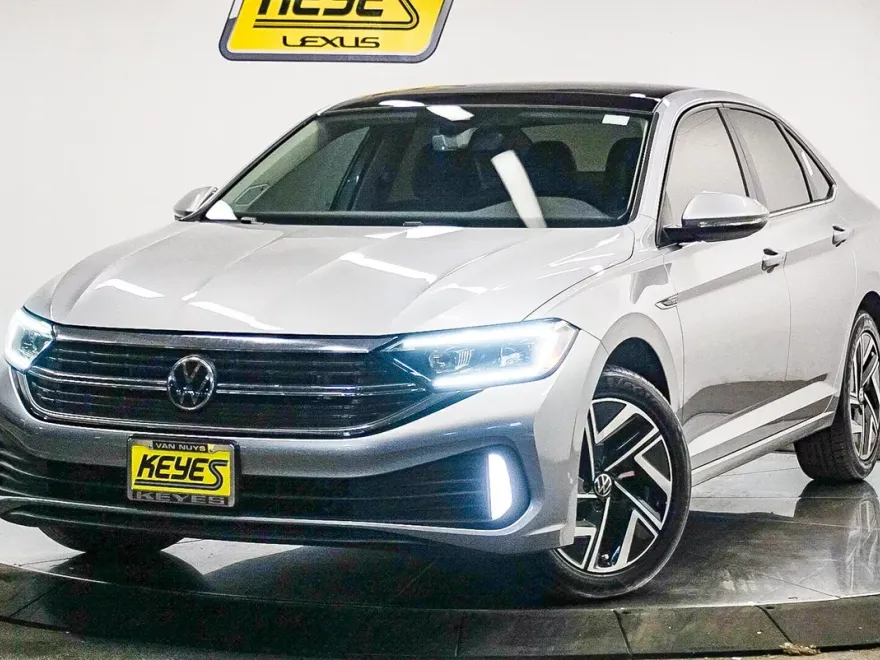2022 Volkswagen Jetta SEL photo 1