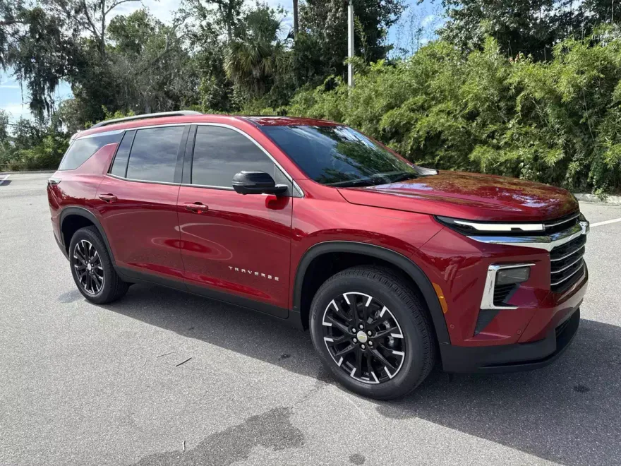 2026 Chevrolet Traverse photo 1