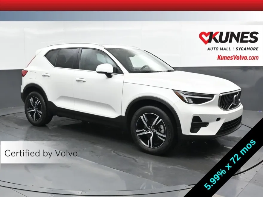 2025 Volvo XC40 Core photo 1