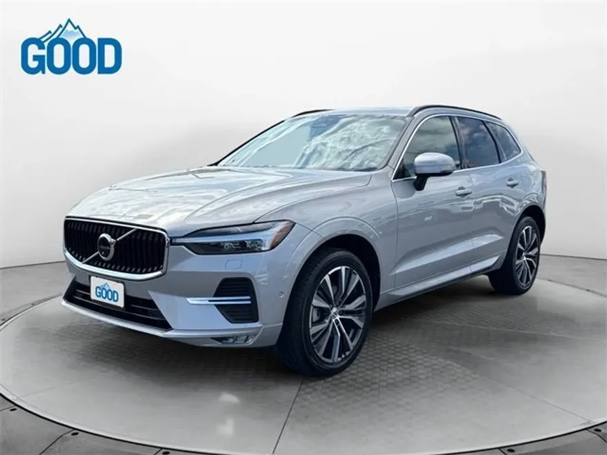 2022 Volvo XC60 Momentum photo 1