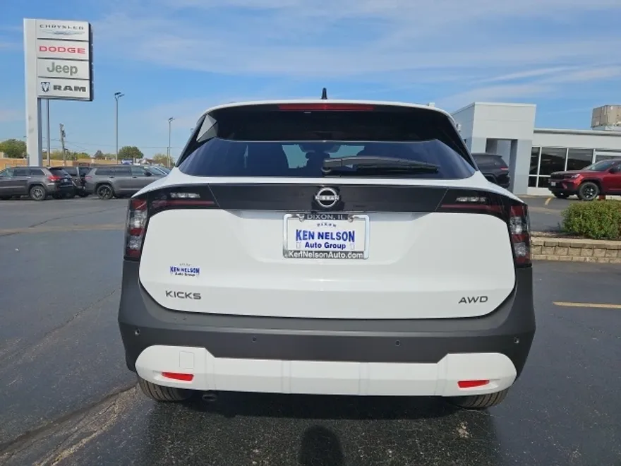 2026 Nissan Kicks SV photo 1