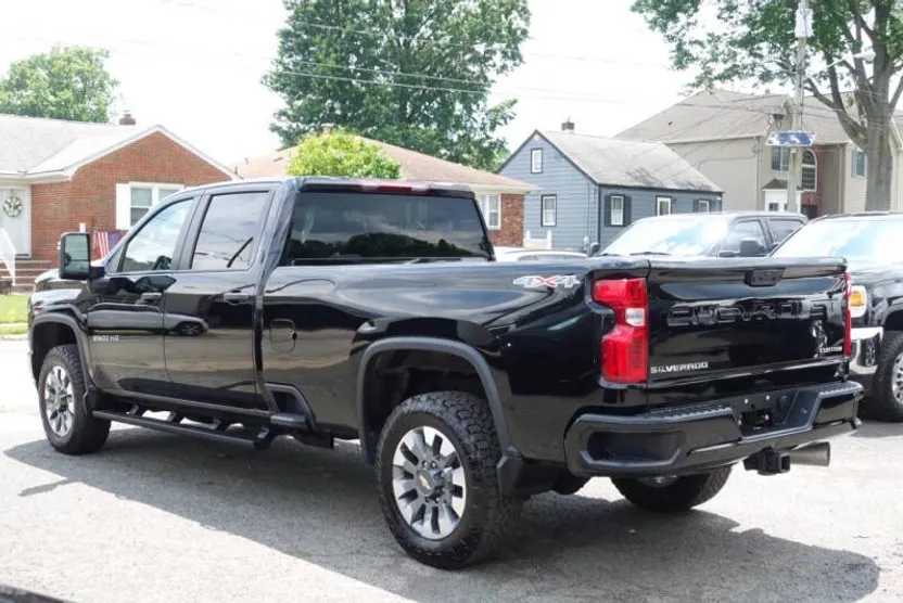 2022 Chevrolet Silverado 2500HD Custom photo 1