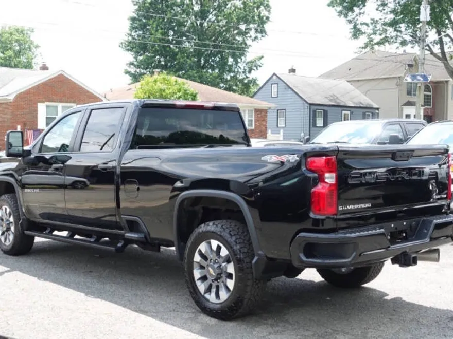 2022 Chevrolet Silverado 2500HD Custom photo 1