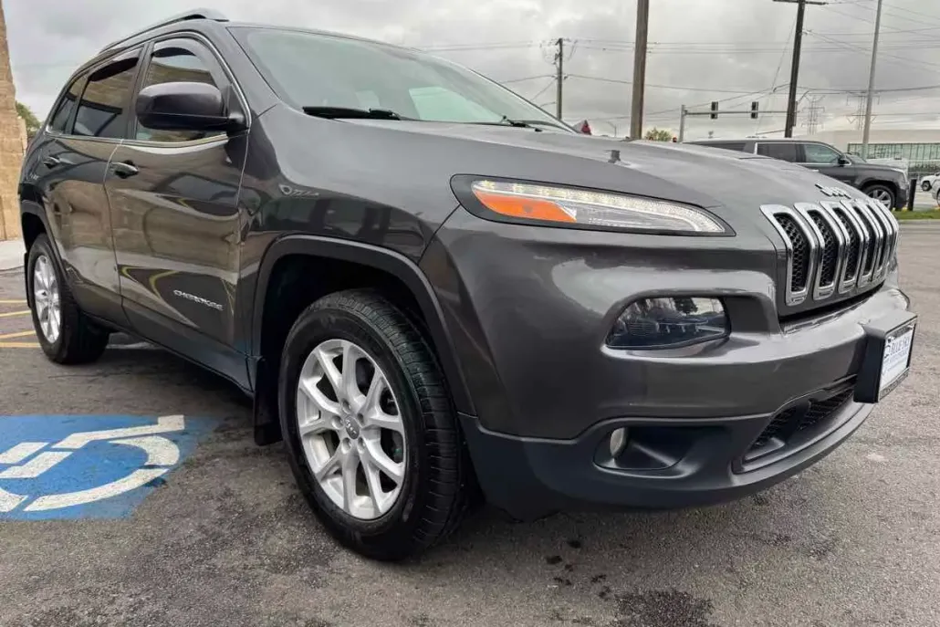 2017 Jeep Cherokee Latitude photo 1