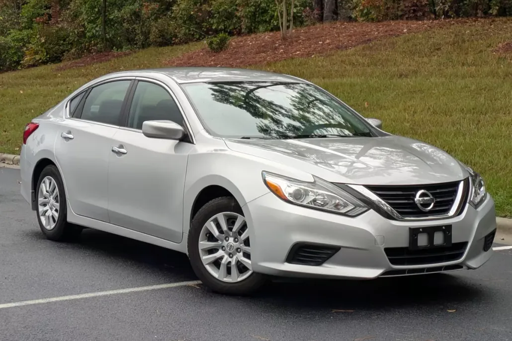 2017 Nissan Altima 2.5 S photo 1