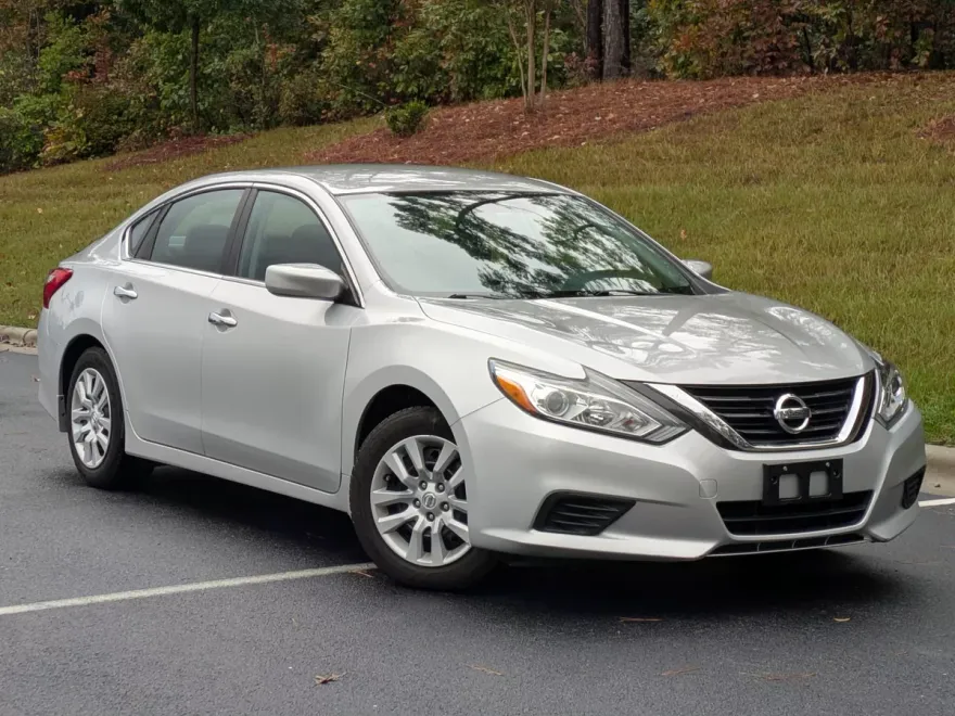 2017 Nissan Altima 2.5 S photo 1