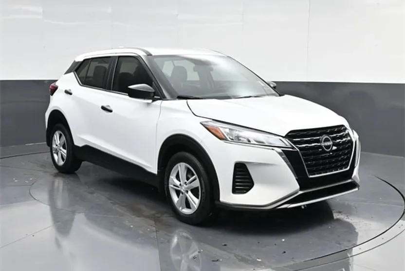 2024 Nissan Kicks S photo 1