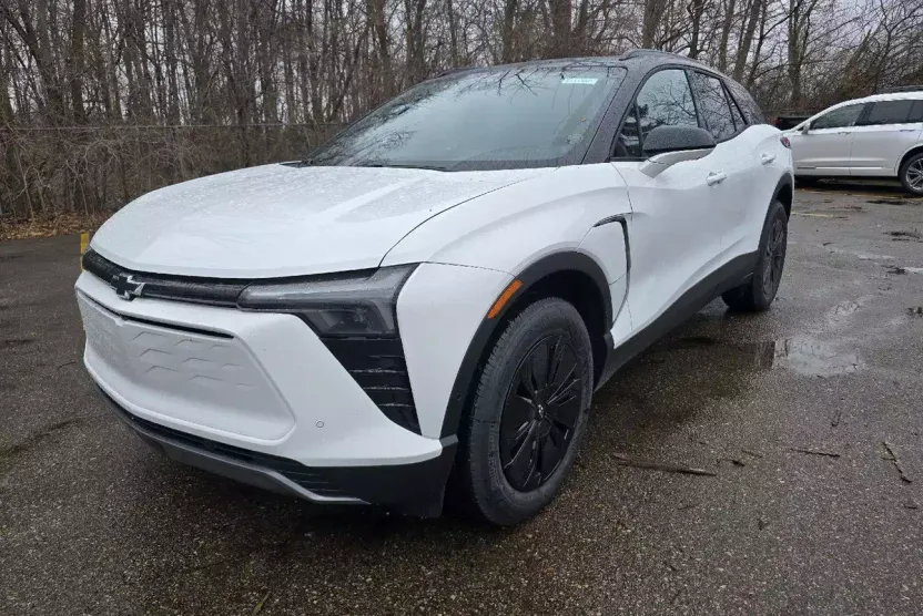 2025 Chevrolet Blazer EV photo 1