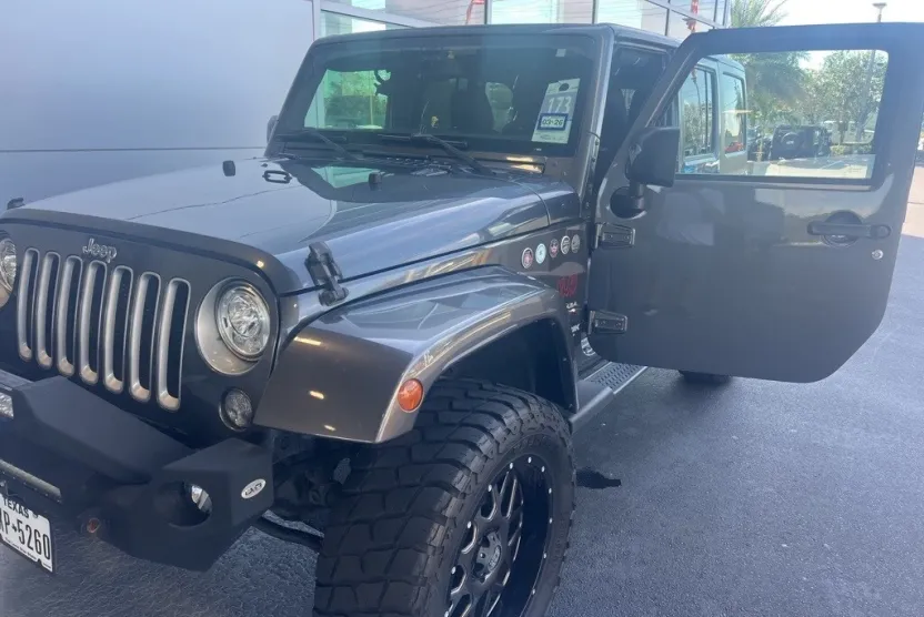 2018 Jeep Wrangler Unlimited Sahara photo 1