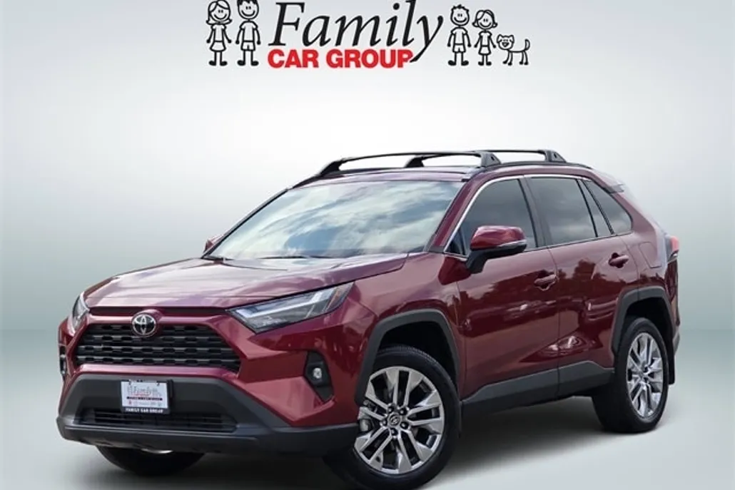 2024 Toyota RAV4 XLE Premium photo 1