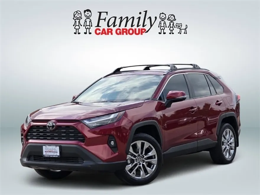 2024 Toyota RAV4 XLE Premium photo 1