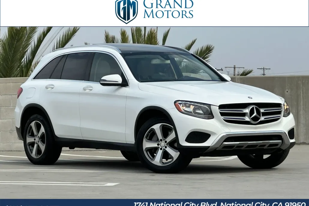 2016 Mercedes Benz GLC 300 4MATIC photo 1
