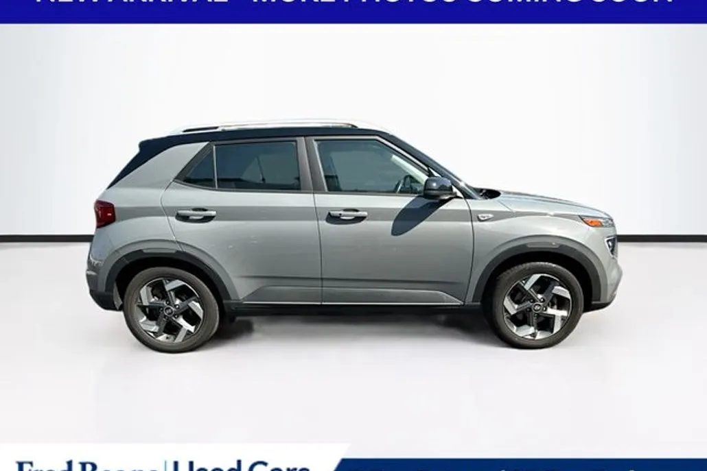 2022 Hyundai Venue SEL Limited photo 1