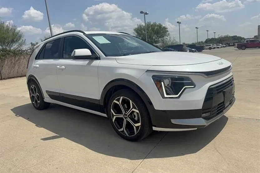 2023 Kia Niro EX Touring photo 1