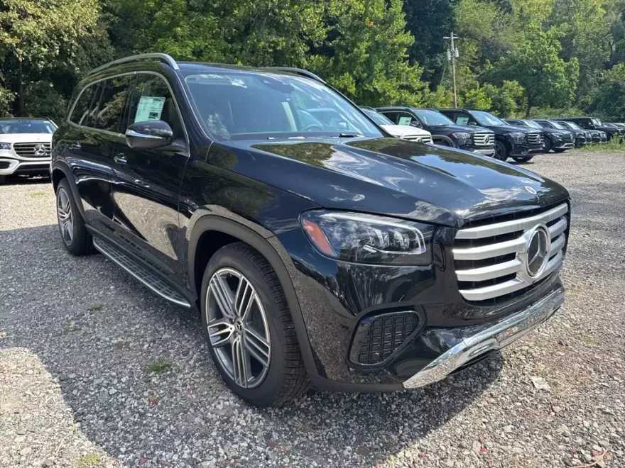 2026 Mercedes Benz GLS 450 4MATIC photo 1