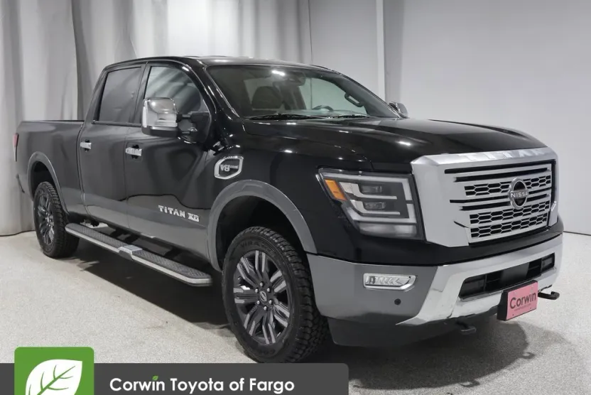 2023 Nissan Titan Platinum Reserve photo 1