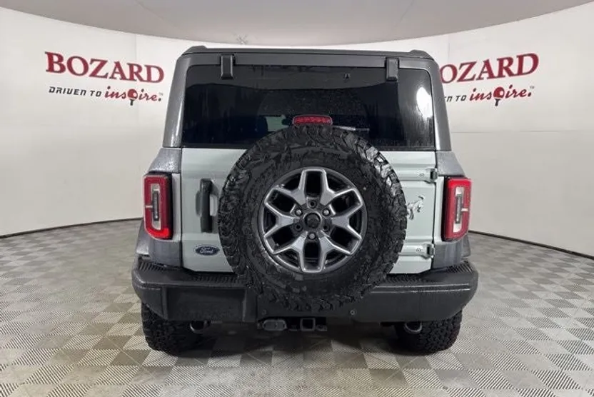 2023 Ford Bronco Badlands photo 1